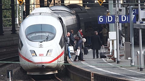 4 de cada 10 trenes de larga distancia se retrasan y Deutsche Bahn pide reglas a la competencia