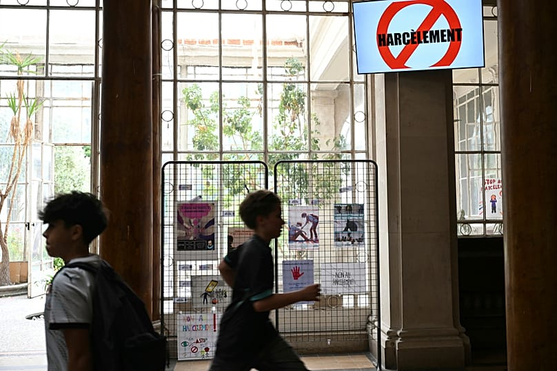 Information sur la lutte contre le harcèlement scolaire au lycée Montaigne à Paris, le jeudi 5 juin 2025