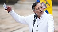 El presidente Gustavo Petro habla tras votar durante las elecciones presidenciales en Bogotá, Colombia, el domingo 31 de mayo de 2026. (Foto AP/Matias Delacroix)