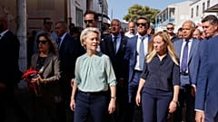 EU-Kommissionspräsidentin Ursula von der Leyen und Italiens Regierungschefin Giorgia Meloni besuchen das Migrantenlager auf Lampedusa am 17. September 2023.
