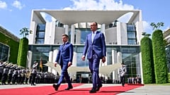 Chanceler alemão encontra-se com primeiro-ministro húngaro
