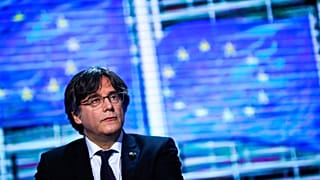 Carles Puigdemont se prepara para una entrevista en el Parlamento Europeo en Bruselas el 9 de marzo de 2021.