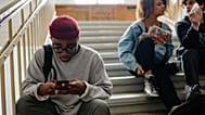 Ponad sześć na dziesięć osób szuka porad dotyczących zdrowia psychicznego z pomocą sztucznej inteligencji.