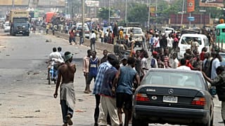 Teachers protest schoolchildren kidnappings in Nigeria