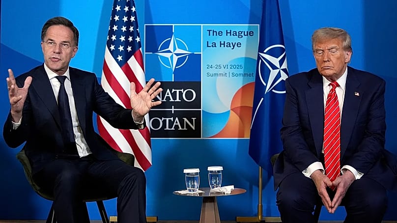 Präsident Donald Trump trifft NATO-Generalsekretär Mark Rutte auf dem NATO-Gipfel in Den Haag, Niederlande, am 25. Juni 2025. 
