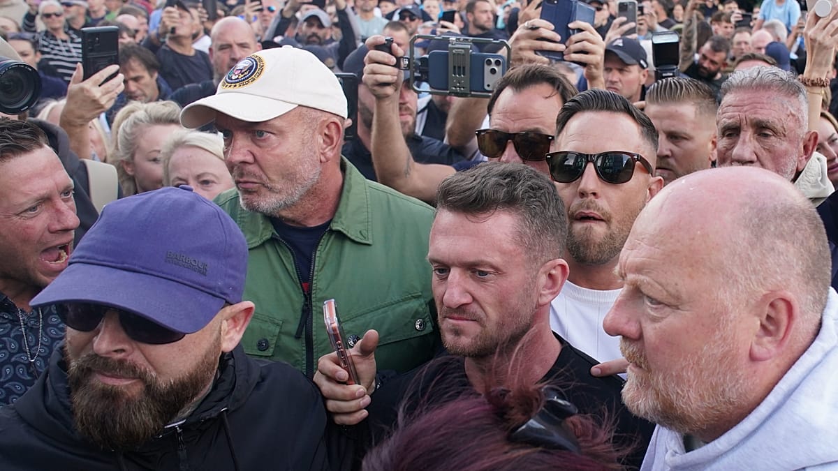 İngiltere: Southampton mitinginde polis ve protestocular öğrenci cinayeti nedeniyle çatıştı