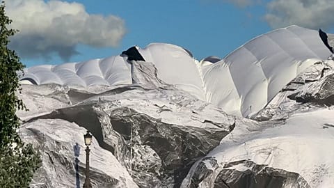 The opening of JR's latest public artwork in Paris, France, has been postponed after part of the installation appeared damaged on Tuesday, 02.06.2026