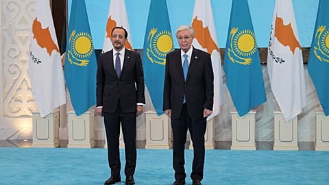 Ο Πρόεδρος της Κυπριακής Δημοκρατίας Νίκος Χριστοδουλίδης και του Καζακστάν Κασίμ Τοκάγιεφ στο Παλάτι της Αναξαρτησίας