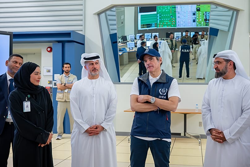 Il direttore generale dell'Aiea Rafael Mariano Grossi visita la centrale nucleare di Barakah, 2 giugno 2026