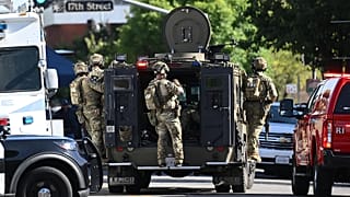 FBI agents respond after a man barricaded himself inside a building with hostages in Bakersfield, 2 June, 2026