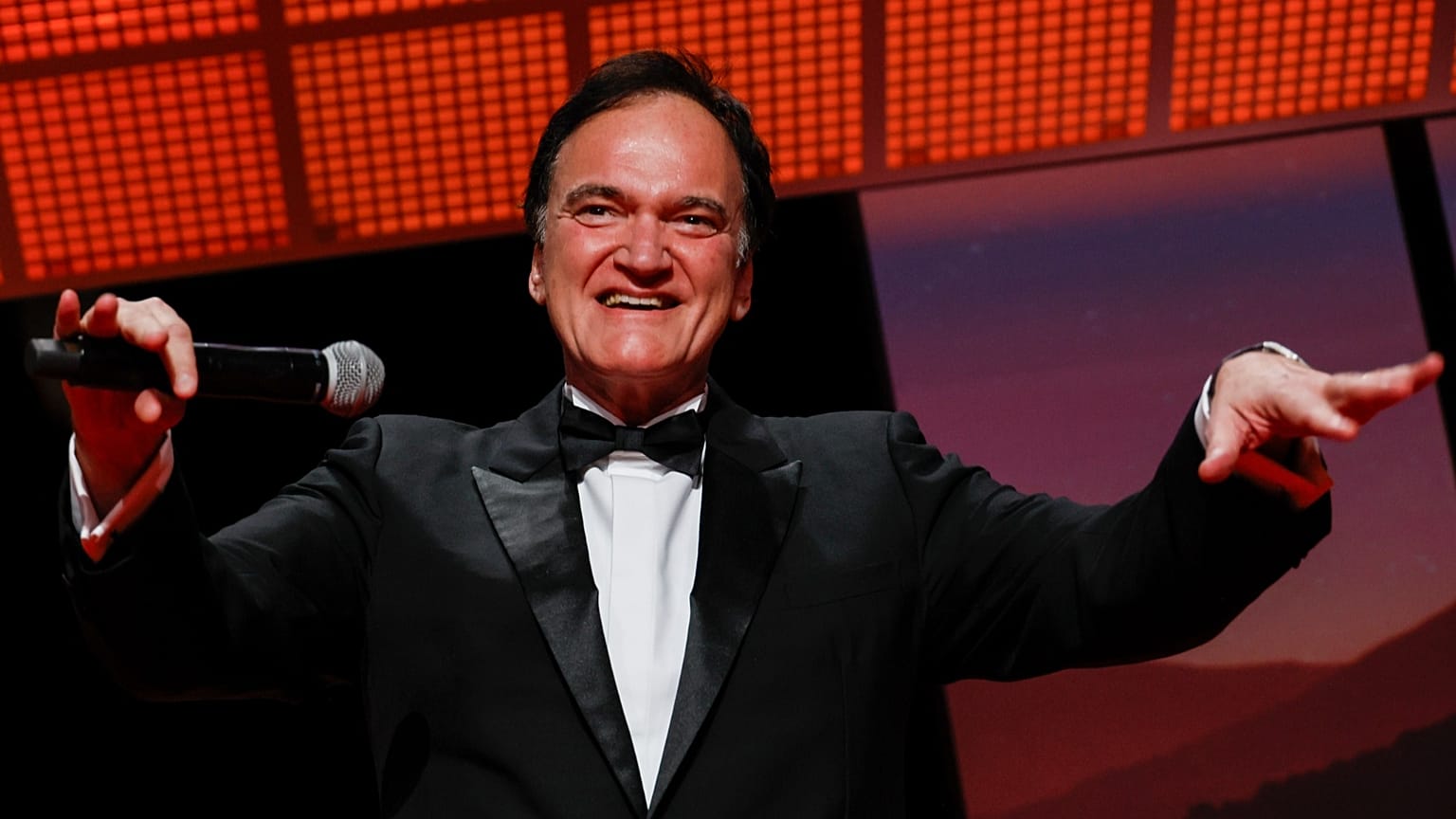 Quentin Tarantino, Hollywood'u 'tatsız sosis fabrikası' diye yerden yere vurdu