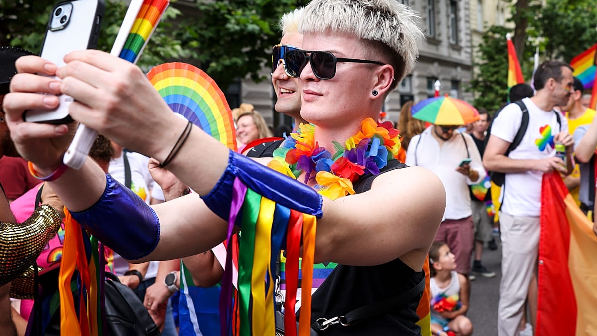 Węgry: Umorzono postępowanie wobec organizatora parady równości 