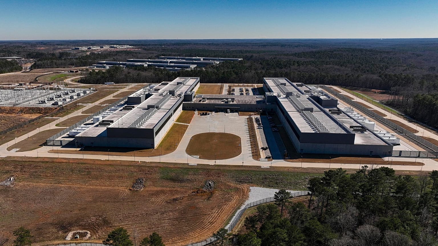 ARŞİV - Meta'nın Stanton Springs veri merkezi, 13 Ocak 2026'da Georgia'nın Newton County bölgesinde görülüyor.