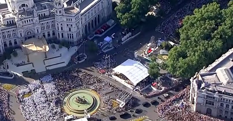 Plaza de Cibeles cuando llega el Papa, Madrid, 7 de junio de 2026