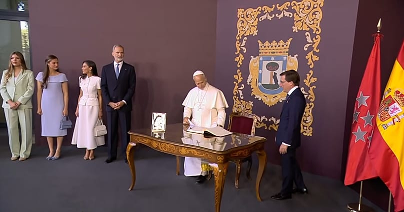 La reina Letizia viste de blanco, como privilegio de las reinas católicas, 7 de junio de 2026
