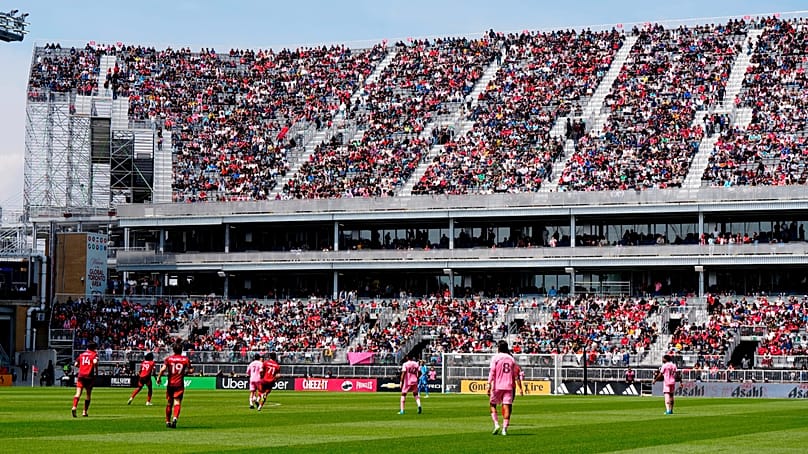 A Toronto Stadiumot átépítették, hogy több szurkolót fogadhasson 