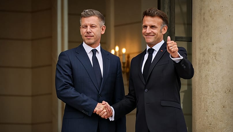 Péter Magyar e Emmanuel Macron.