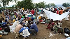 Kongo'nun Güney Kivu eyaletindeki çatışmalardan kaçan ülke içinde yerinden edilmiş kişiler (IDP), 11 Aralık 2025'te Cibitoke'ye varıyor.