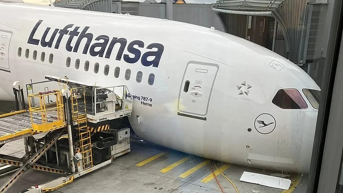 Lufthansa employees injured in Boeing nose gear incident at Frankfurt airport