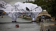 La obra de JR, dañada por las rachas de viento, el 3 de junio de 2026.