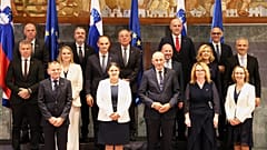 Η νέα σλοβενική κυβέρνηση με επικεφαλής τον Γιάνεζ Γιάνσα