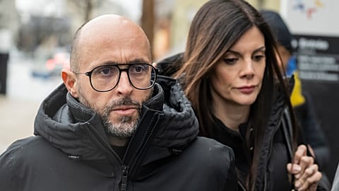 Jacques e Jessica Moretti compaiono a un'udienza davanti al procuratore del cantone Vallese, a Sion, in Svizzera, mercoledì 11 febbraio 2026
