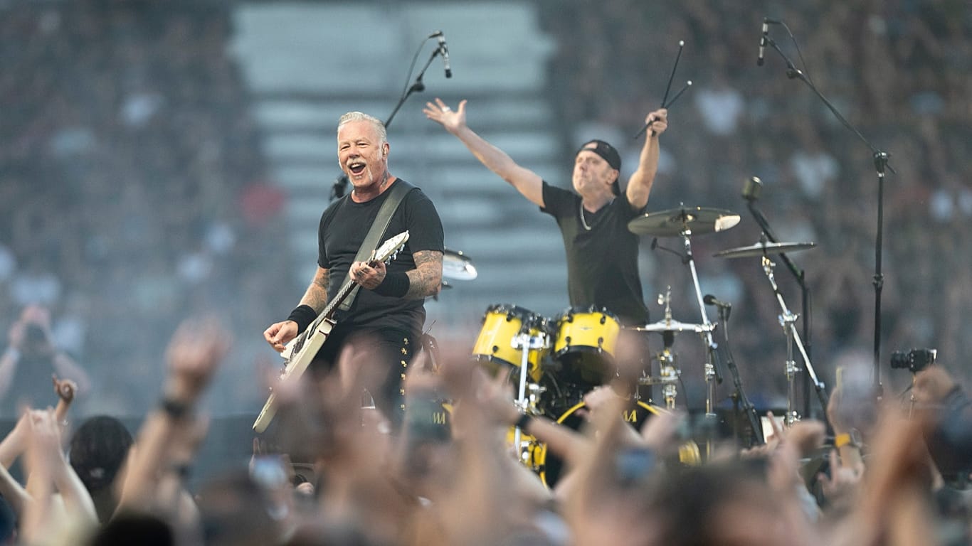10.000 Fans spenden Blut für exklusives Metallica-Shirt