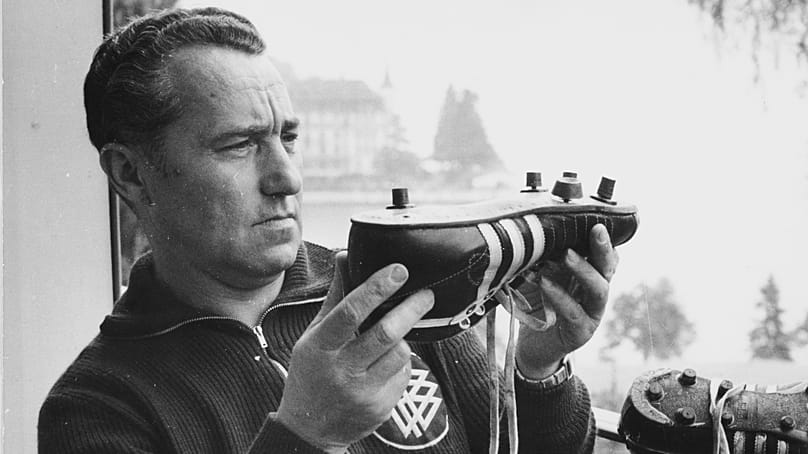 Adi Dassler bei der Fußball-WM in Bern im Jahr 1954