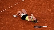 Polka Maja Chwalińska reaguje po wygraniu meczu półfinałowego w tenisie z Rosjanką Dianą Shnaider na French Open w Paryżu, w czwartek, 4 czerwca 2026 r. 