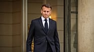 Le président français Emmanuel Macron attend le Premier ministre hongrois Peter Magyar à l'Élysée, le mercredi 3 juin 2026