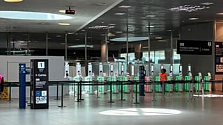 Foi ampliada a área de fronteira com novos e-gates no aeroporto de Lisboa