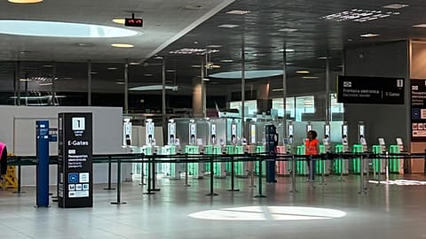 Foi ampliada a área de fronteira com novos e-gates no aeroporto de Lisboa