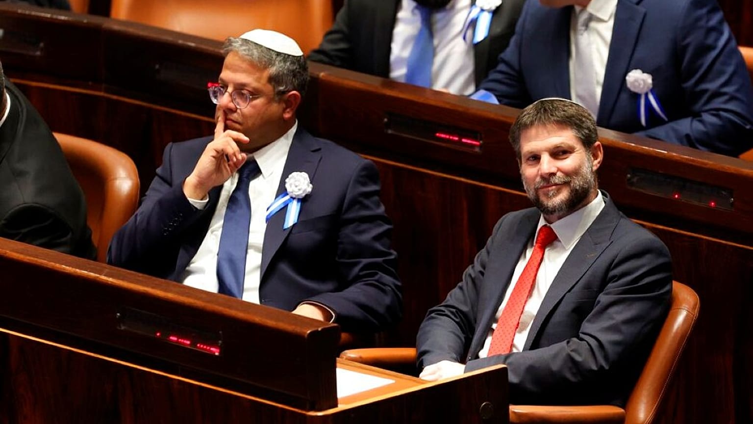 الوزيرين إيتامار بن غفير وبتسلئيل سموتريتش، الكنيست الإسرائيلي، في القدس، يوم الثلاثاء 15 نوفمبر/تشرين الثاني 2022