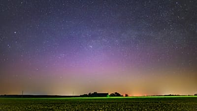 Sarki fény, aurora borealis Lietzen felett, Brandenburgban 2024-ben