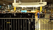 Armazém Amazon LCY3 da Amazon em Dartford, Reino Unido.