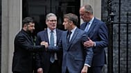  الرئيس الأوكراني فولوديمير زيلينسكي، مع رئيس الوزراء البريطاني كير ستارمر والرئيس الفرنسي إيمانويل ماكرون والمستشار الألماني فريدريش ميرز لندن، يوم الاثنين 8 ديسمبر 2025.