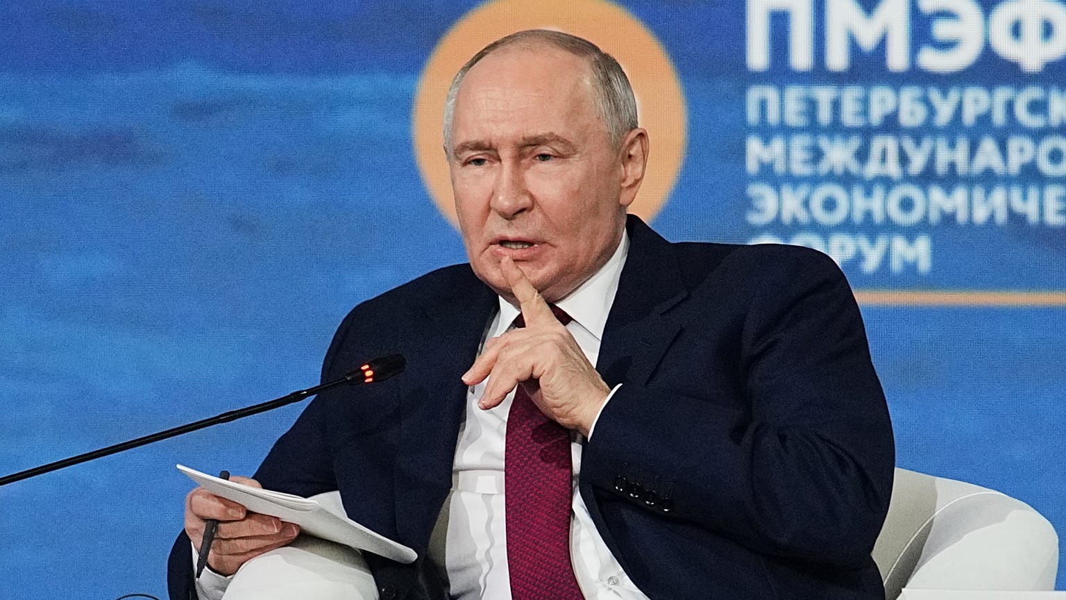 Владимир Путин выступает на пленарном заседании Санкт-Петербургского международного экономического форума, 5 июня 2026 года