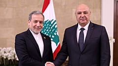 عباس عراقچی، وزیر امور خارجه ایران در کنار رئیس‌جمهوری لبنان