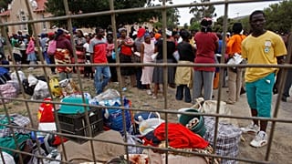 Displaced migrants leave South Africa after xenophobic attacks