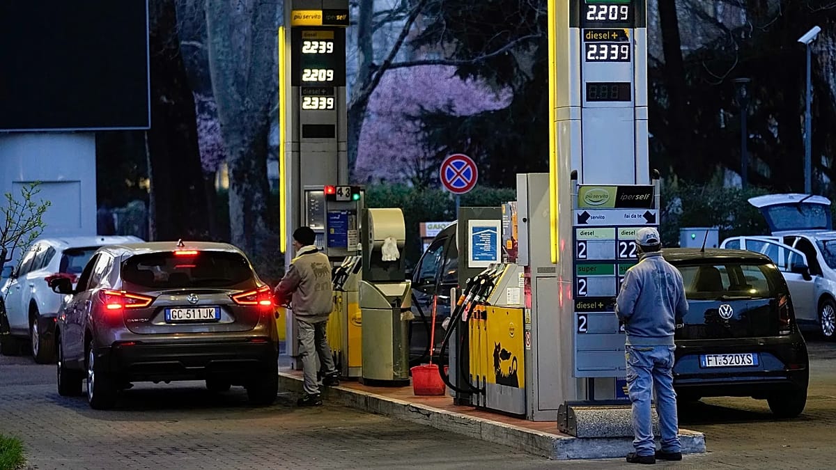 Prezzi benzina e gasolio: il governo proroga il taglio delle