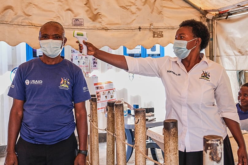 Una clinica sanitaria temporanea al valico di frontiera di Mpondwe, che collega l'Uganda alla Repubblica Democratica del Congo. 4 giugno 2026.