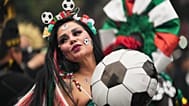 Táncos lép fel a mexikóvárosi Reforma sugárúton 2026. június 6-án, a labdarúgó-világbajnokság előtt.