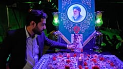 روشن کردن شمع برای رهبر فقید جمهوری اسلامی