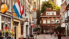 Más que la cuna de su famoso queso, la ciudad neerlandesa de Gouda ofrece paseos tranquilos y menos aglomeraciones