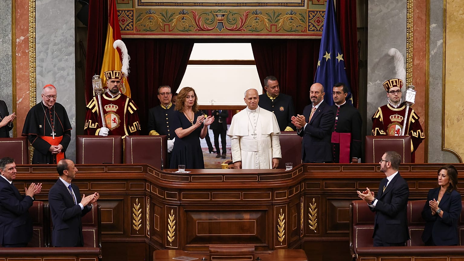 Papa Leone XIV incontra i membri del Parlamento spagnolo al Congresso dei Deputati, a Madrid, lunedì 8 giugno 2026