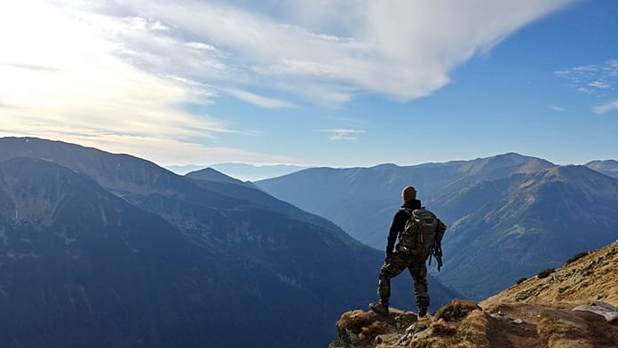 Guida ai migliori sentieri d'Europa: cime, laghi e panorami costieri da scoprire in estate 1 Sentieri escursionistici in Europa
