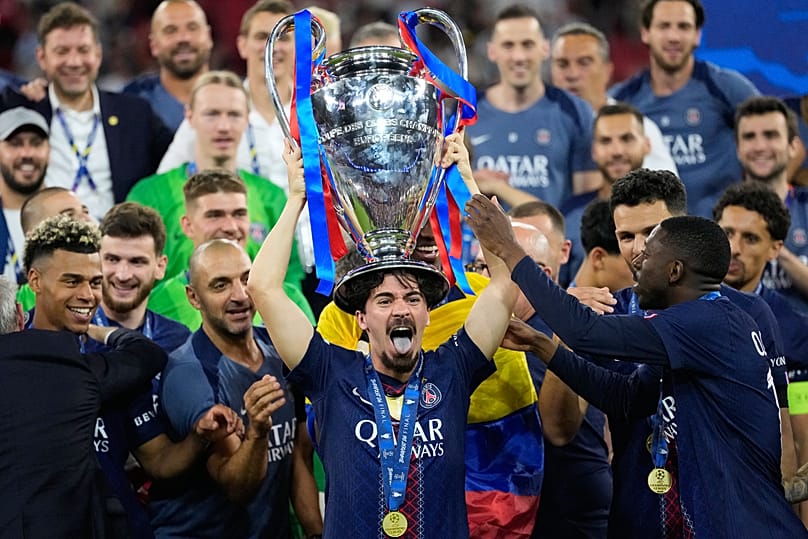 Vitinha celebra conquista da Liga dos Campeões pelo PSG em Budapeste, maio 2026