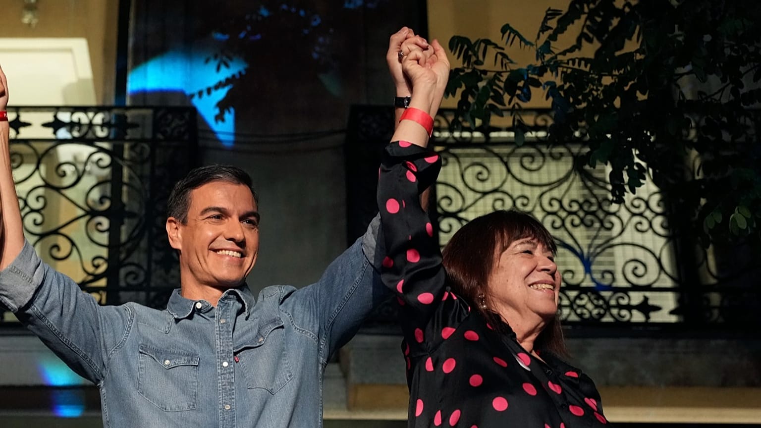 ARCHIVO: El presidente del Gobierno, Pedro Sánchez, junto a la presidenta del PSOE, Cristina Narbona, en un acto en Ferraz, el 23 de julio de 2023