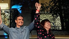 ARCHIVO: El presidente del Gobierno, Pedro Sánchez, junto a la presidenta del PSOE, Cristina Narbona, en un acto en Ferraz, el 23 de julio de 2023