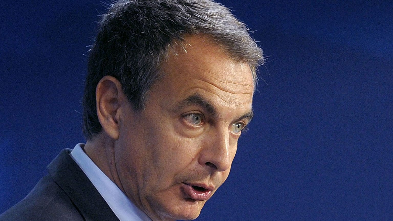ARCHIVO: El entonces presidente del Gobierno español, José Luis Rodríguez Zapatero, interviene durante una rueda de prensa celebrada en Bruselas, el 24 de junio de 2011.
